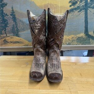 Corral Vintage, stock # A2990 Brown Western Cowgirl Boots, size 6.5M
